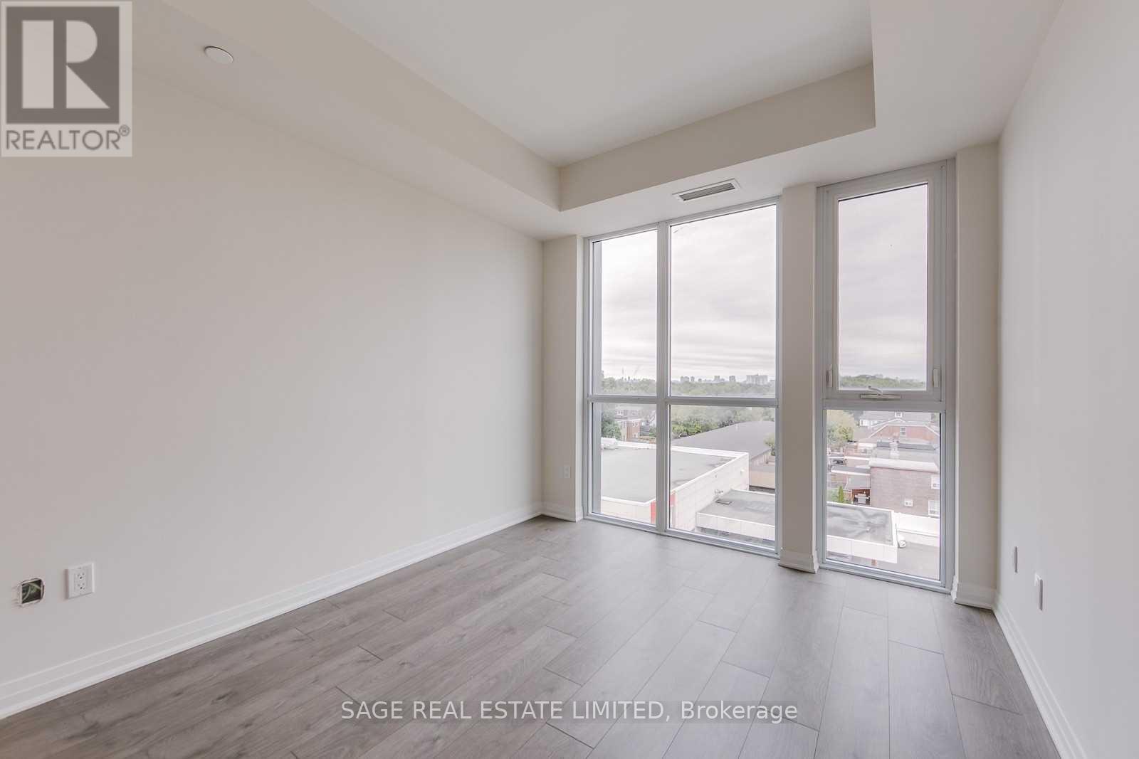 618 - 2301 Danforth Avenue Property Photo 8