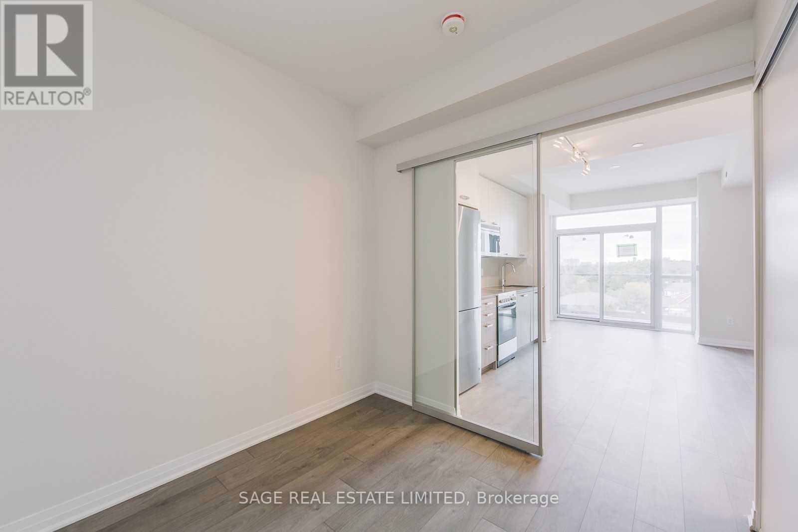 618 - 2301 Danforth Avenue Property Photo 17