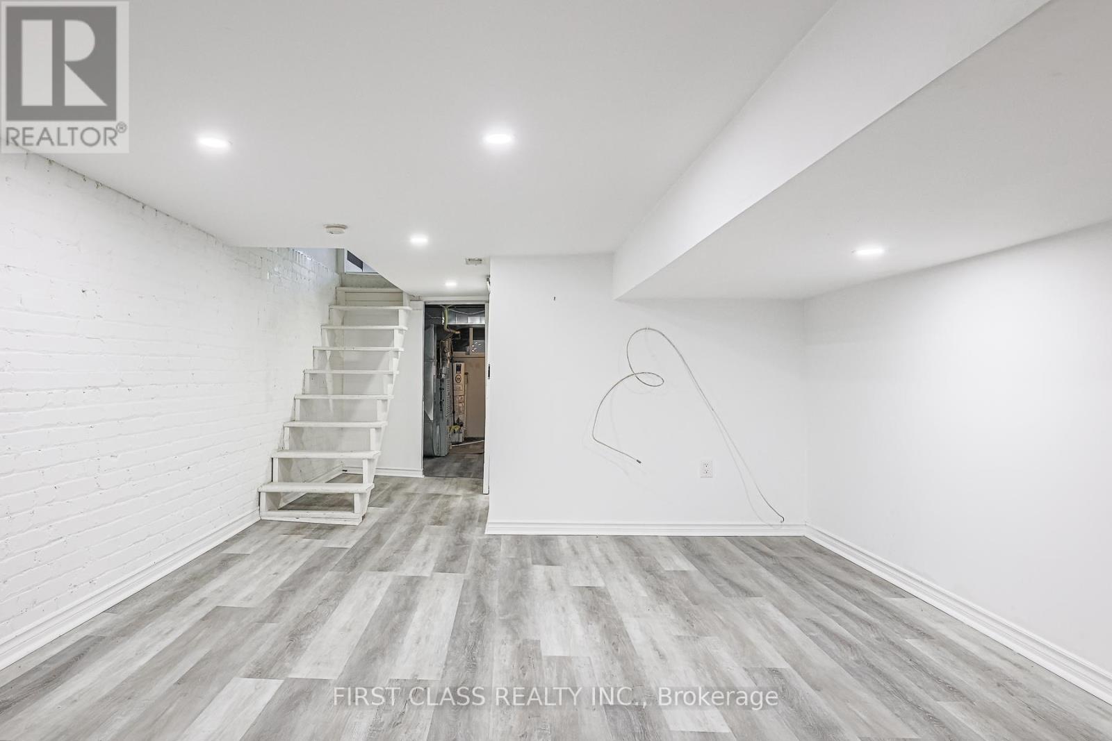 53 Aldridge Avenue Property Photo 21