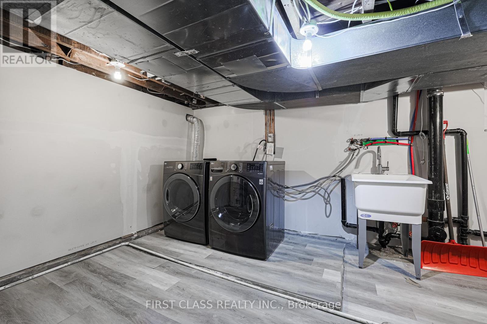 53 Aldridge Avenue Property Photo 22