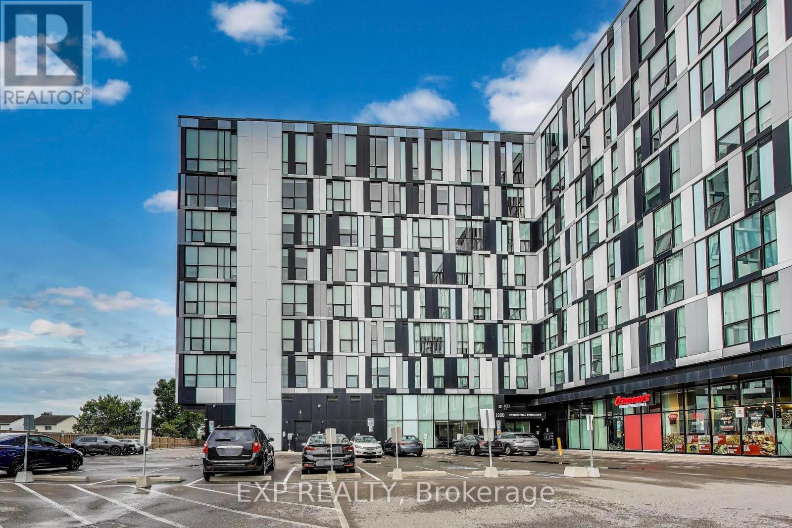 739 - 1900 SIMCOE STREET N Property Photo 1