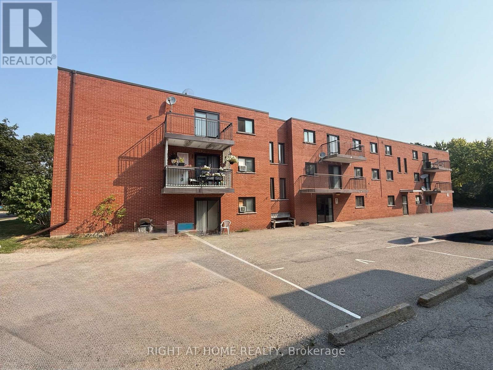 205 - 555 OXFORD STREET Property Photo 1
