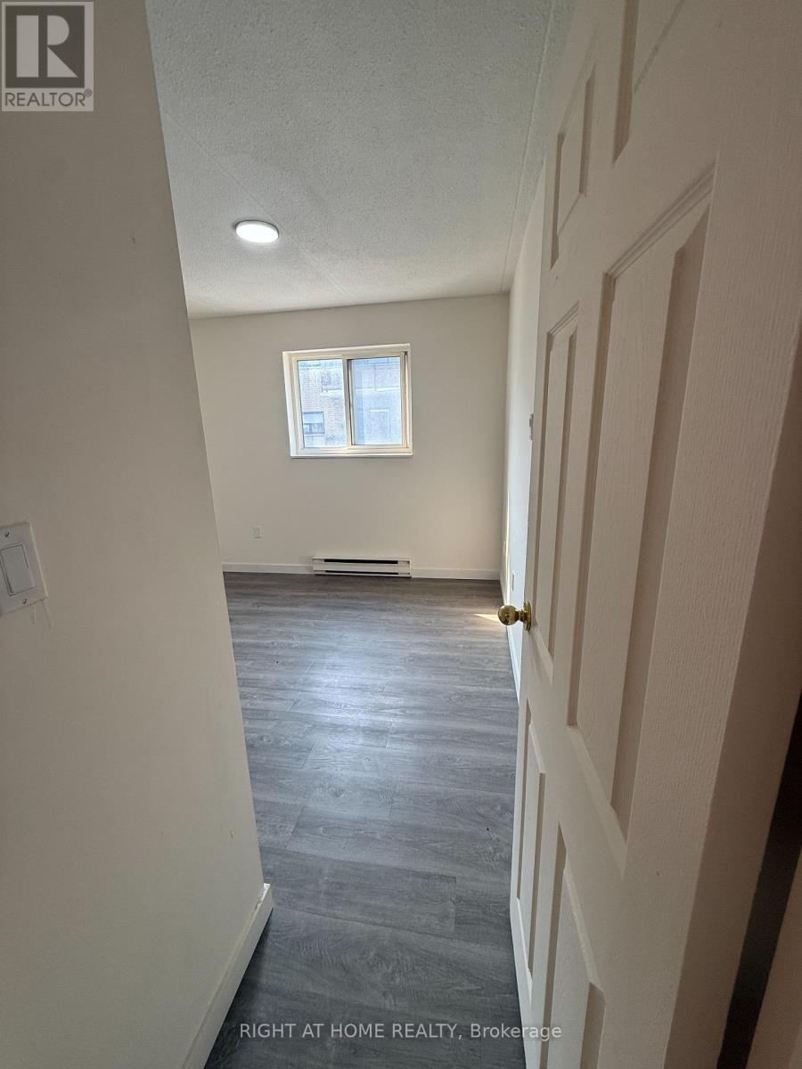 205 - 555 Oxford Street Property Photo 5