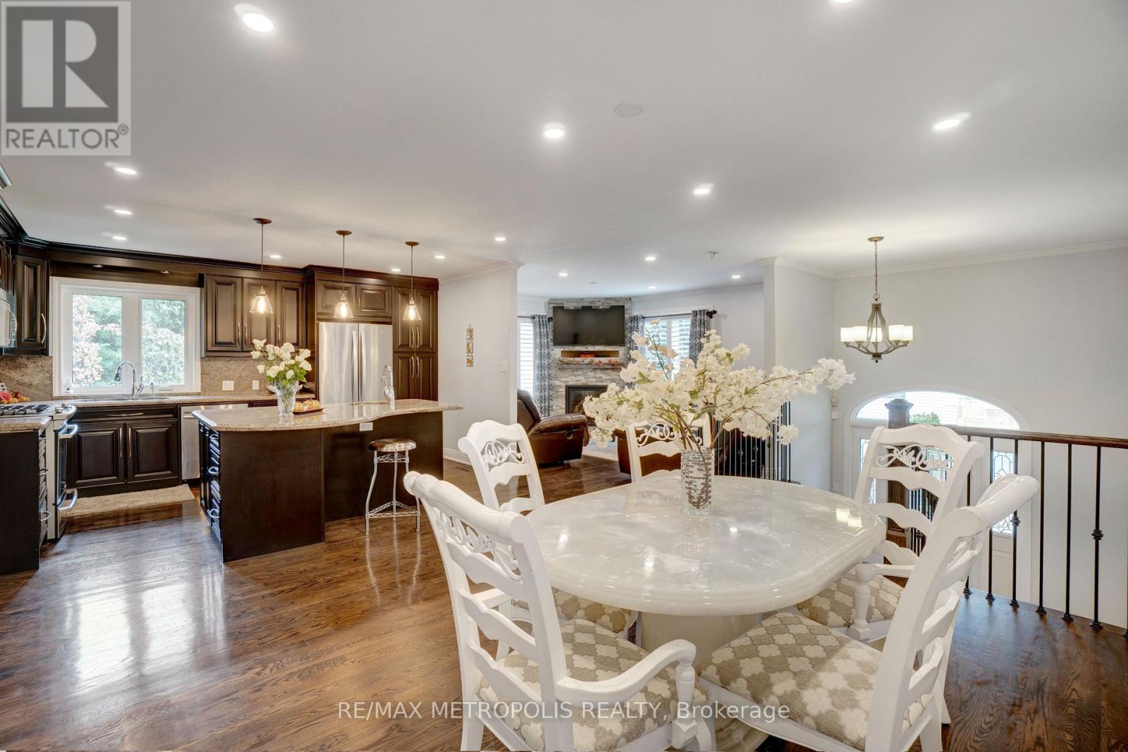 1872 Appleview Road Property Photo 9