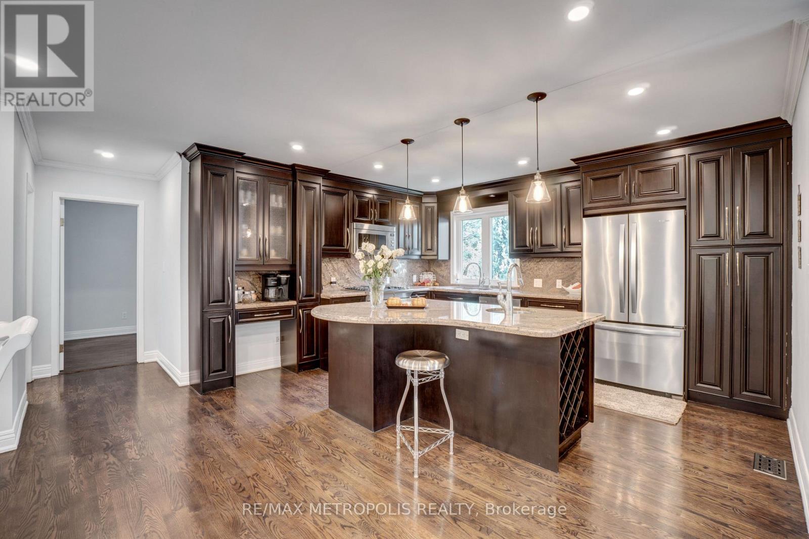 1872 Appleview Road Property Photo 10