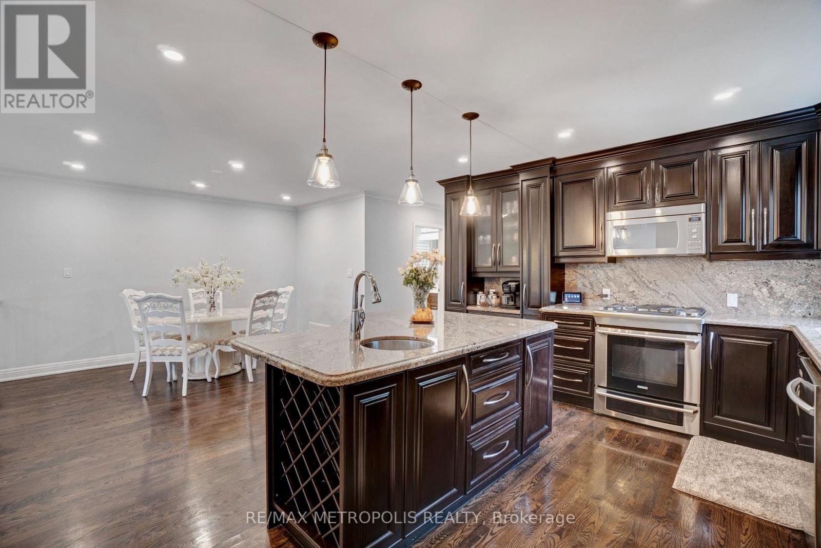 1872 Appleview Road Property Photo 12