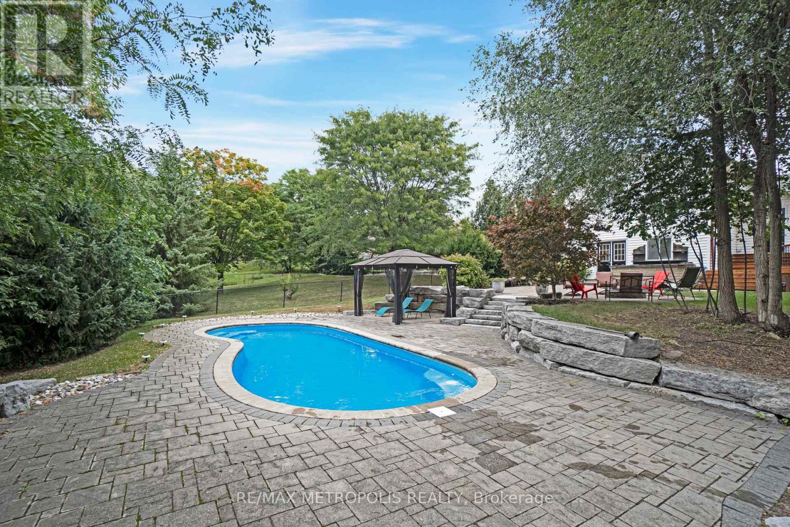 1872 Appleview Road Property Photo 36