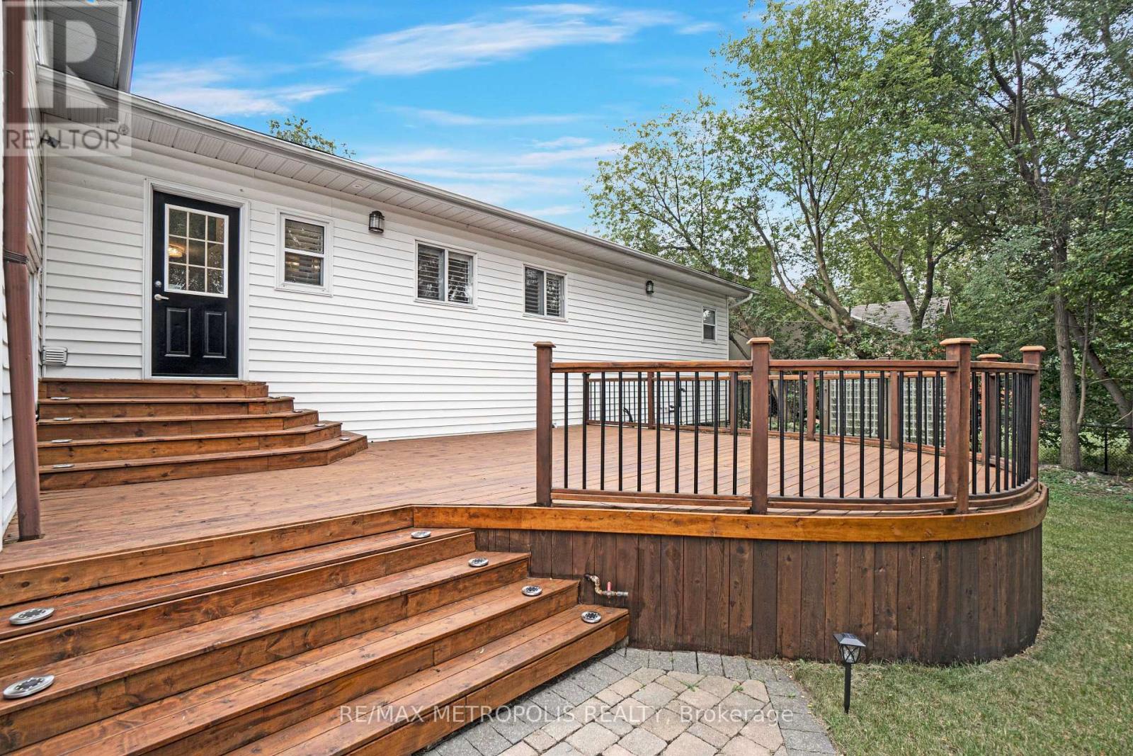 1872 Appleview Road Property Photo 44