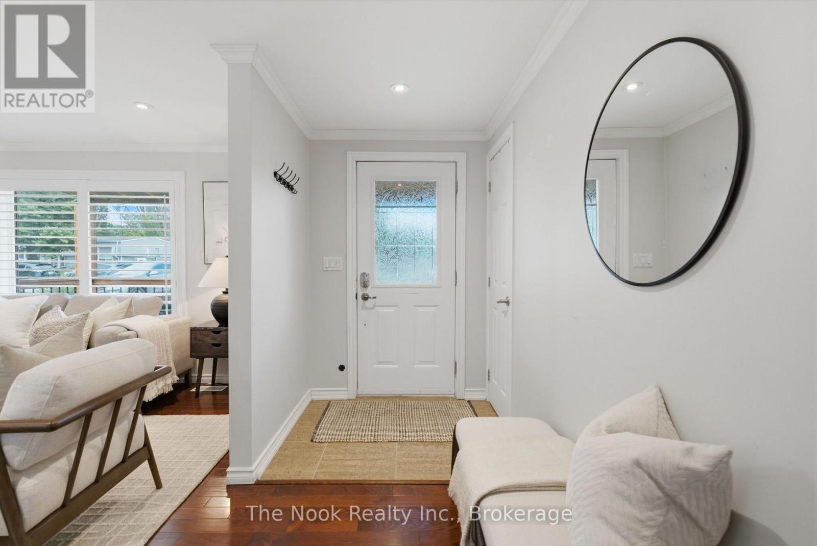 7 Pineridge Crescent Property Photo 3