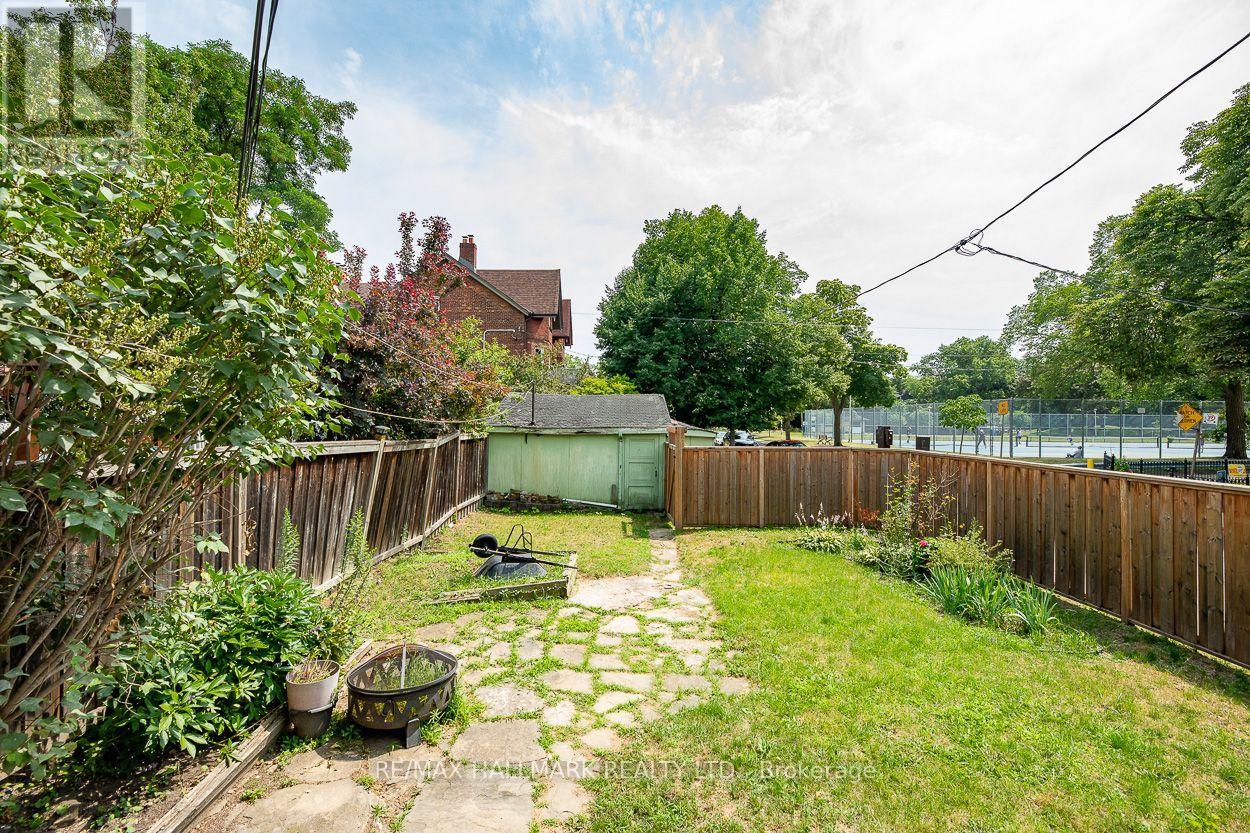 Main - 2159 Gerrard Street E Property Photo 13