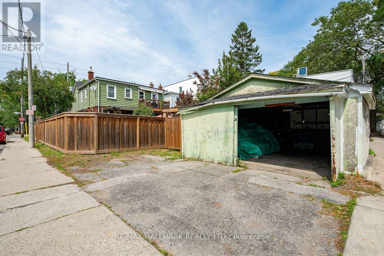 Main - 2159 Gerrard Street E Property Photo 15
