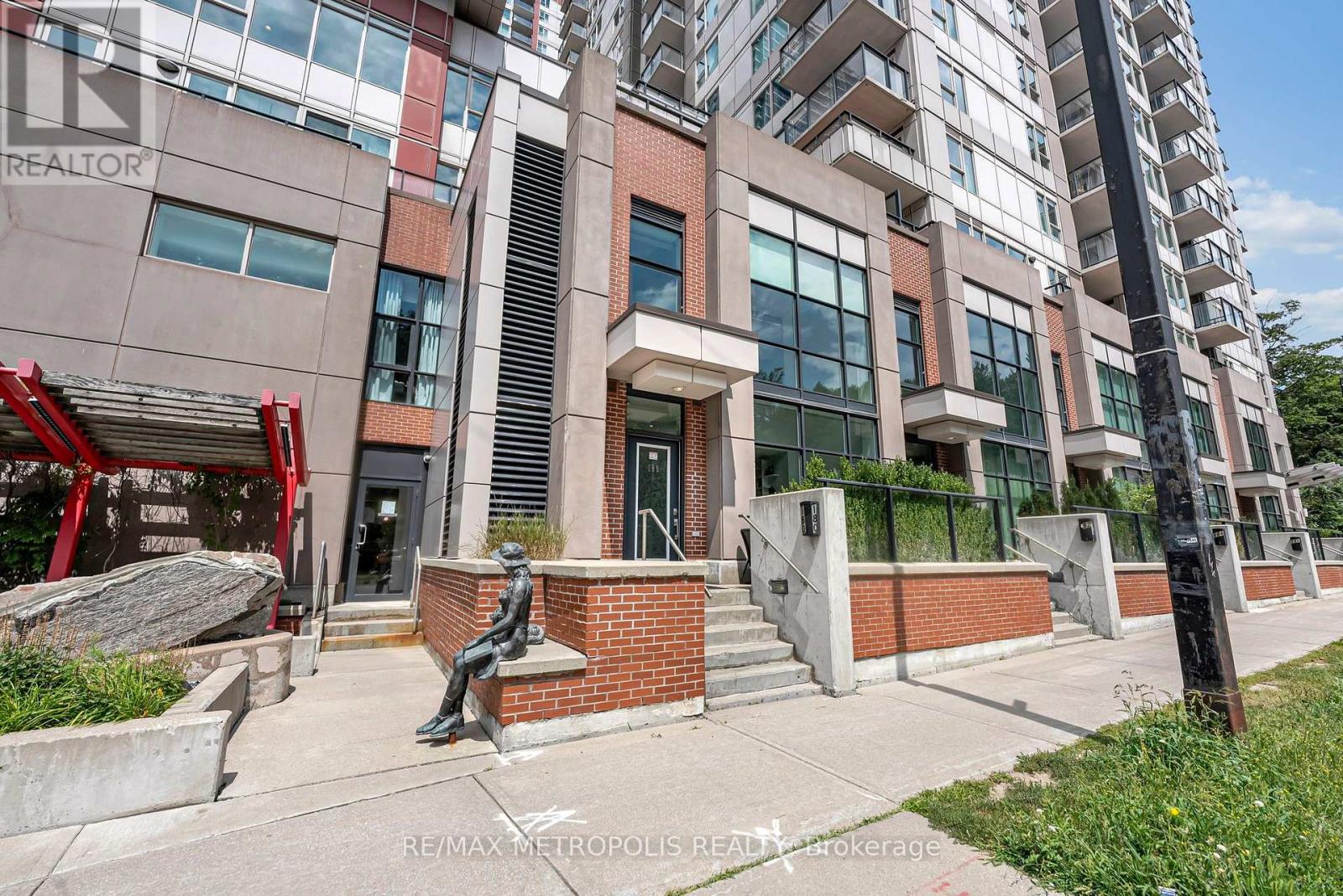180 BOROUGH DRIVE Property Photo 1