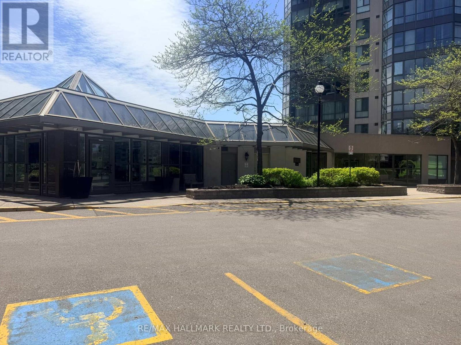 1105 - 3231 Eglinton Avenue E Property Photo 2