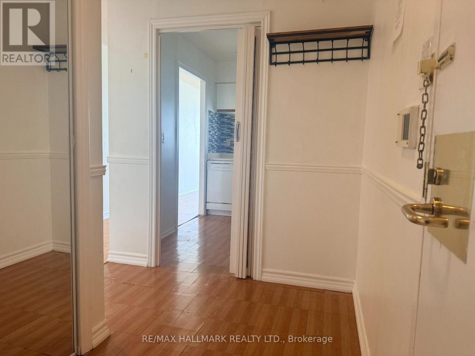 1105 - 3231 Eglinton Avenue E Property Photo 6