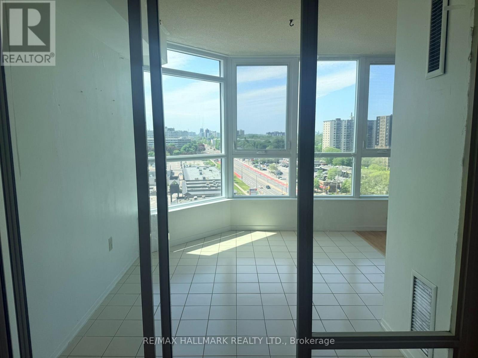 1105 - 3231 Eglinton Avenue E Property Photo 13