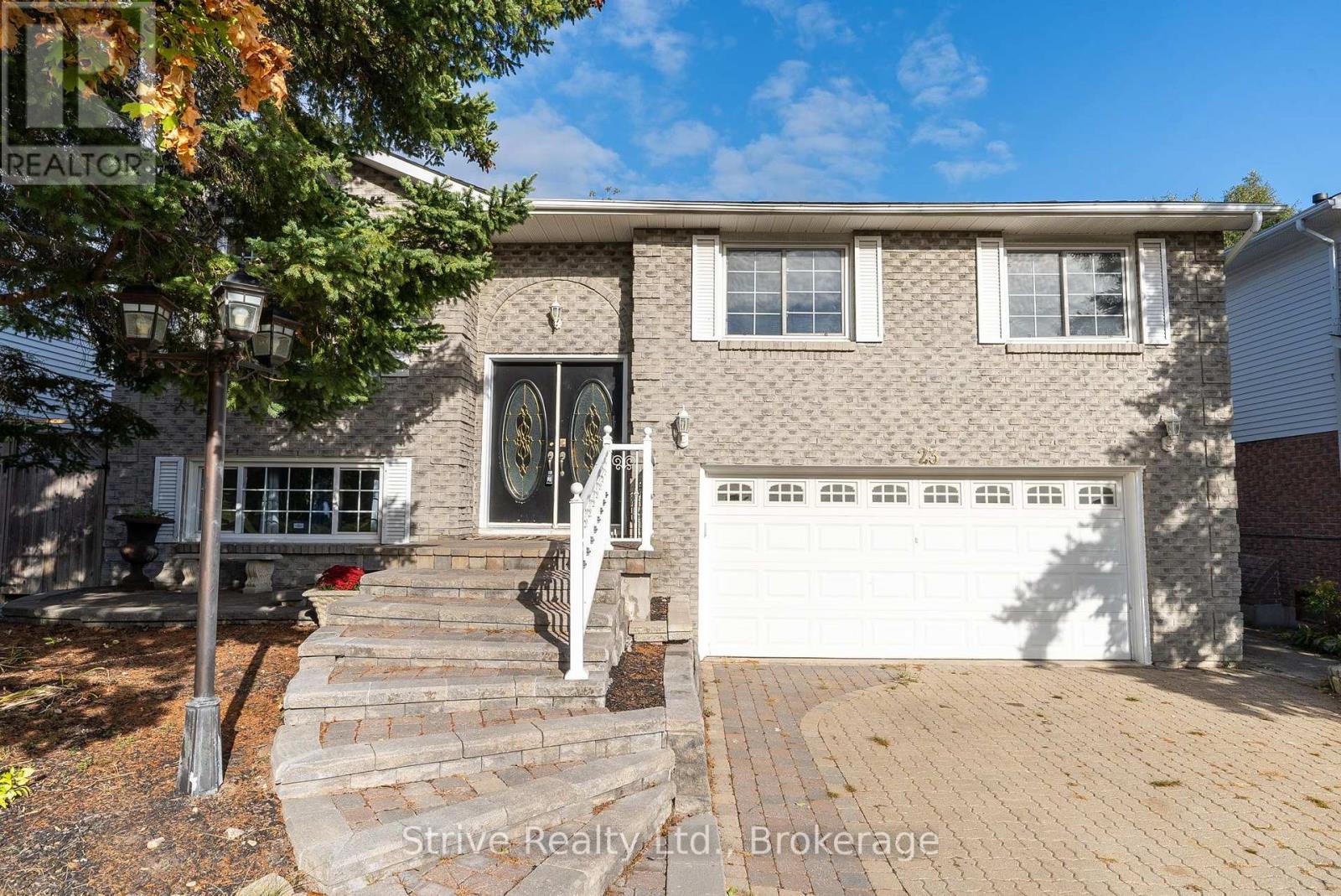 UPPER - 23 CHERRY BLOSSOM CRESCENT