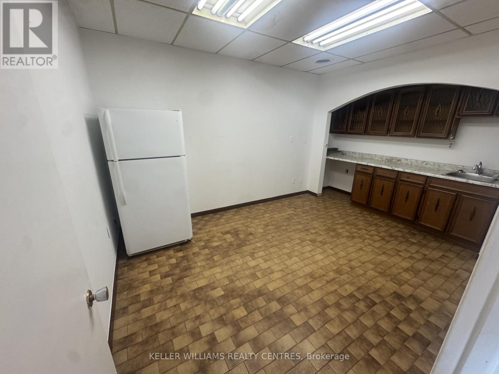 1a - 190 Waterloo Street Property Photo 4