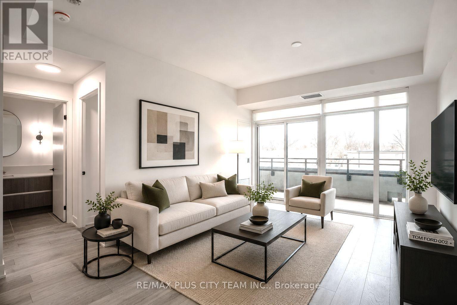 303 - 1285 Queen Street E Property Photo 4