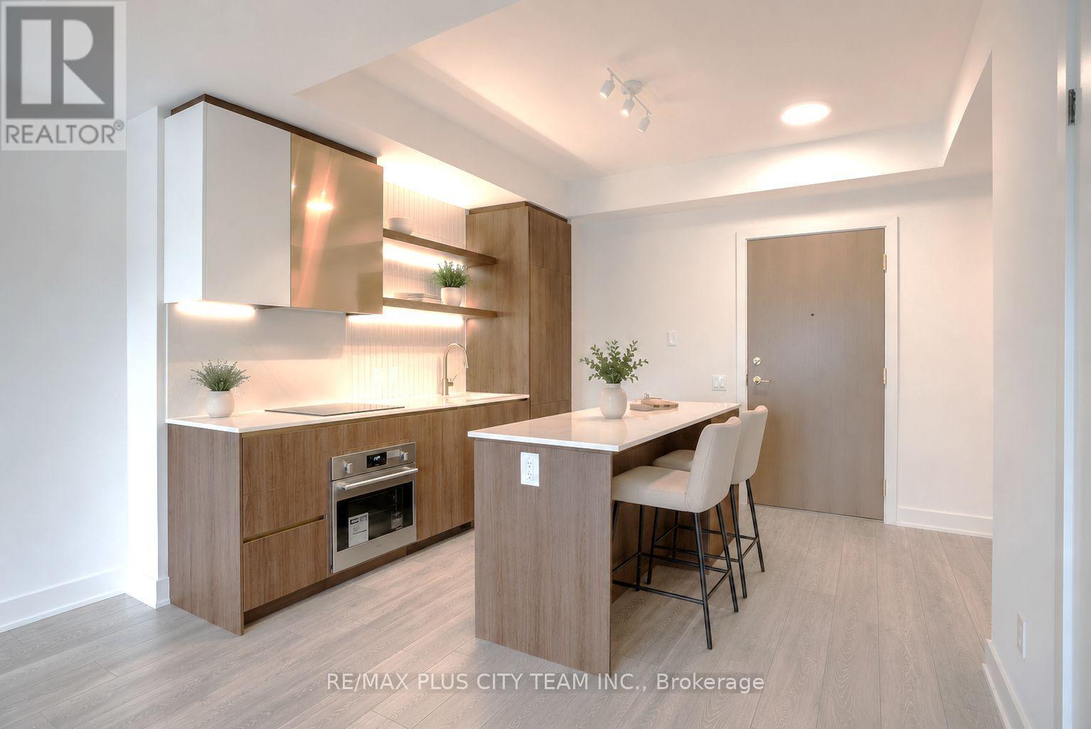 303 - 1285 Queen Street E Property Photo 6