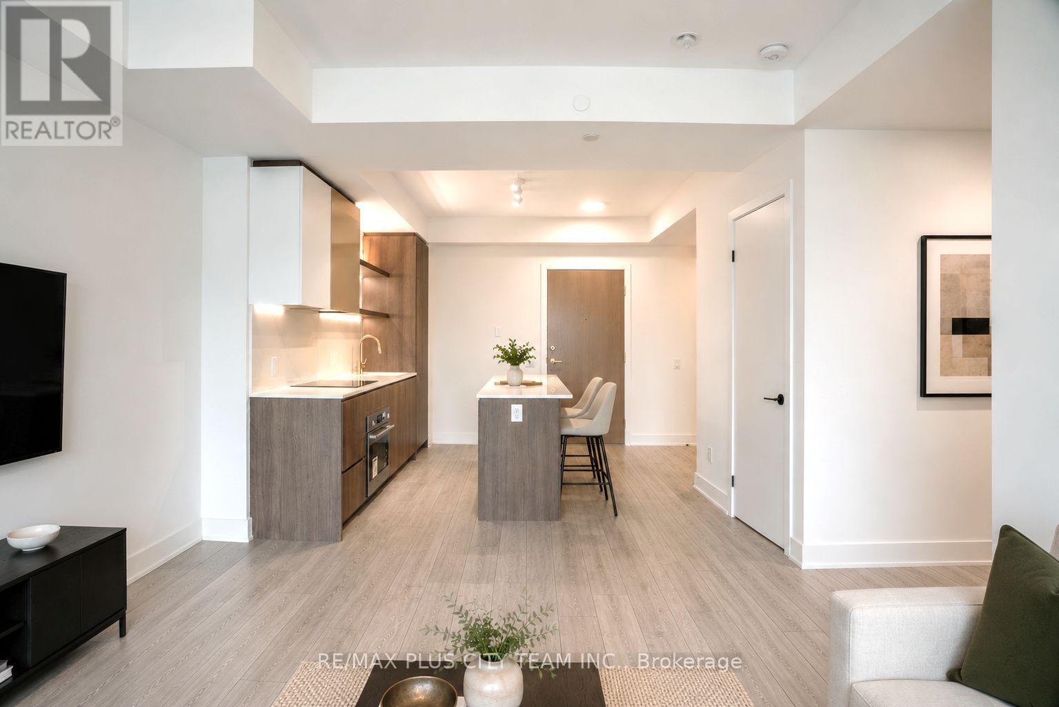 303 - 1285 Queen Street E Property Photo 7