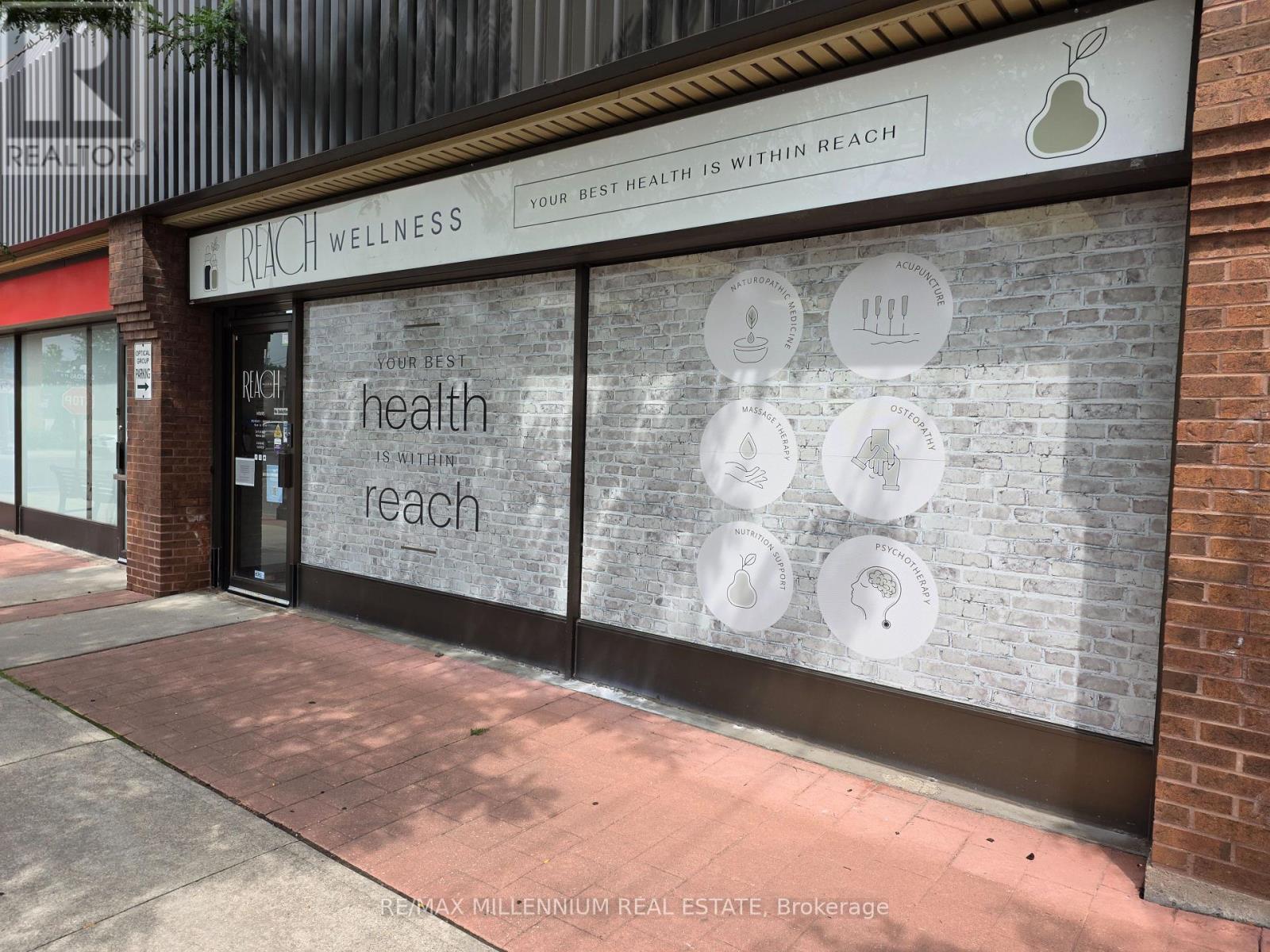 7 - 209 DUNDAS STREET E