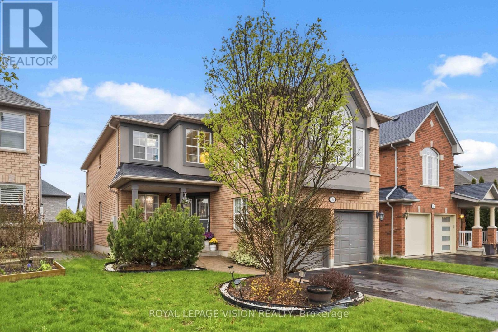 55 Medland Avenue E Property Photo 1