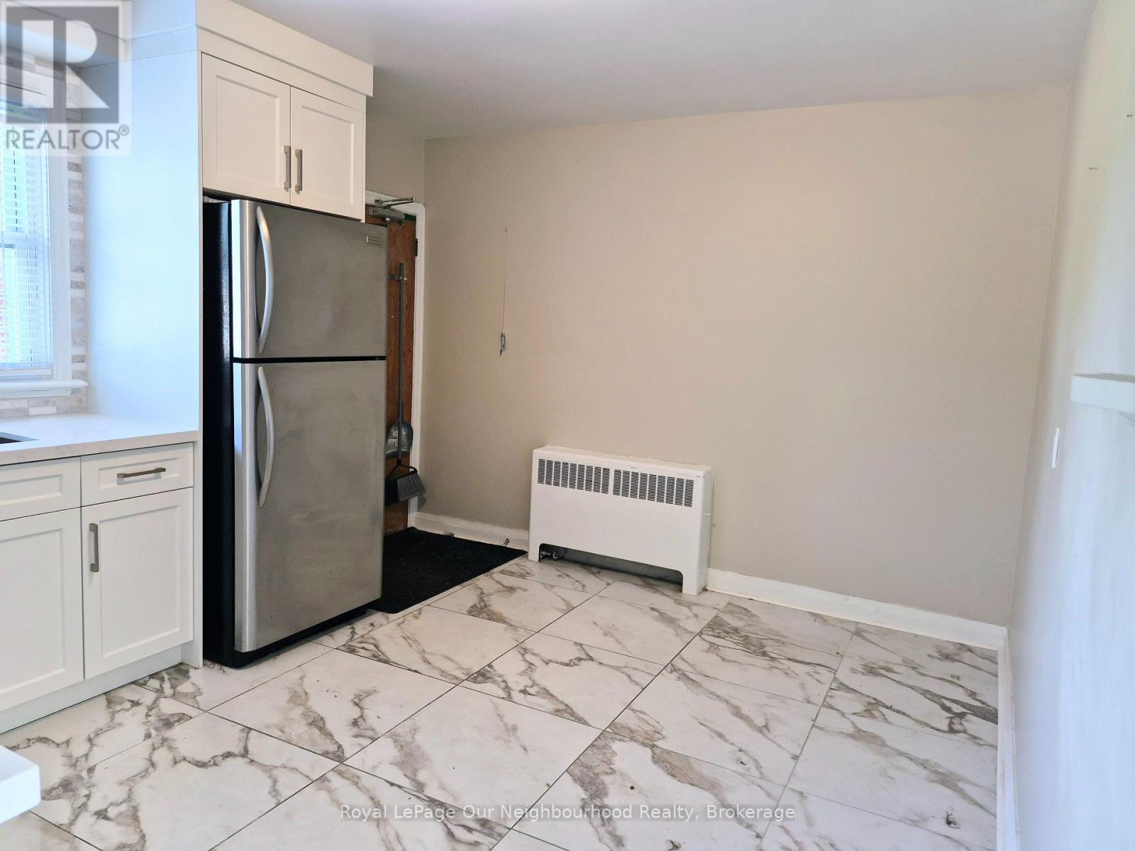 2 - 855 Simcoe Street N Property Photo 3