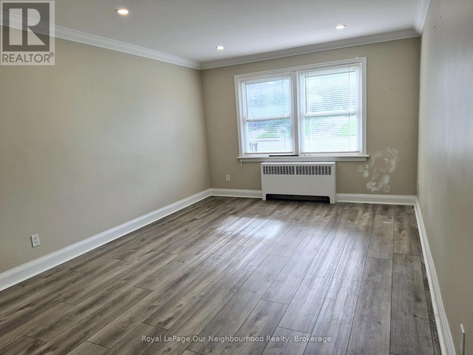 2 - 855 Simcoe Street N Property Photo 5