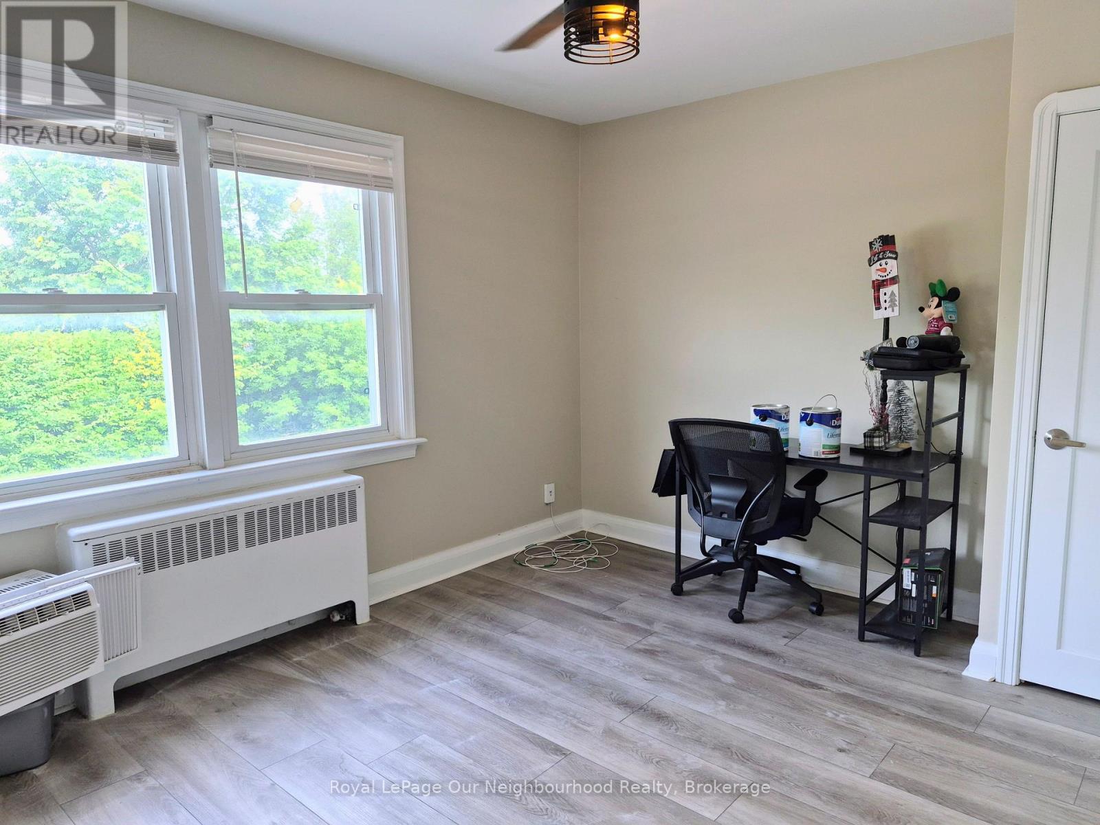 2 - 855 Simcoe Street N Property Photo 13