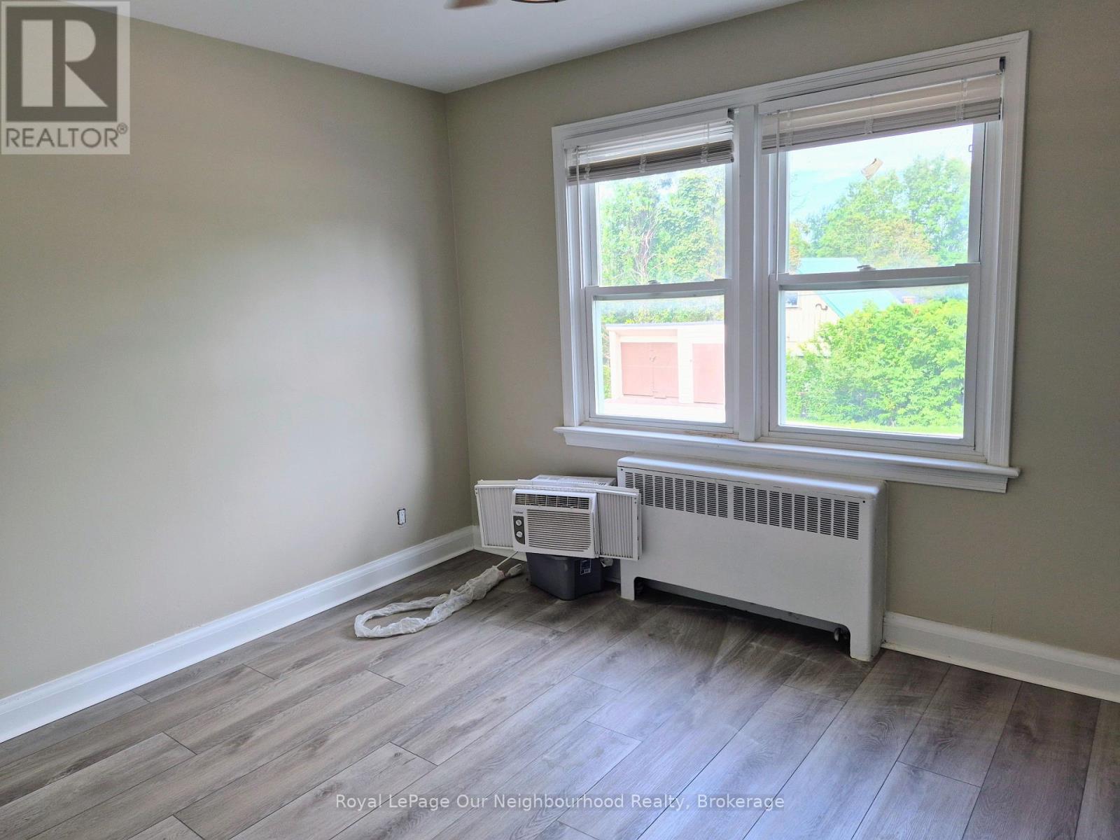 2 - 855 Simcoe Street N Property Photo 14