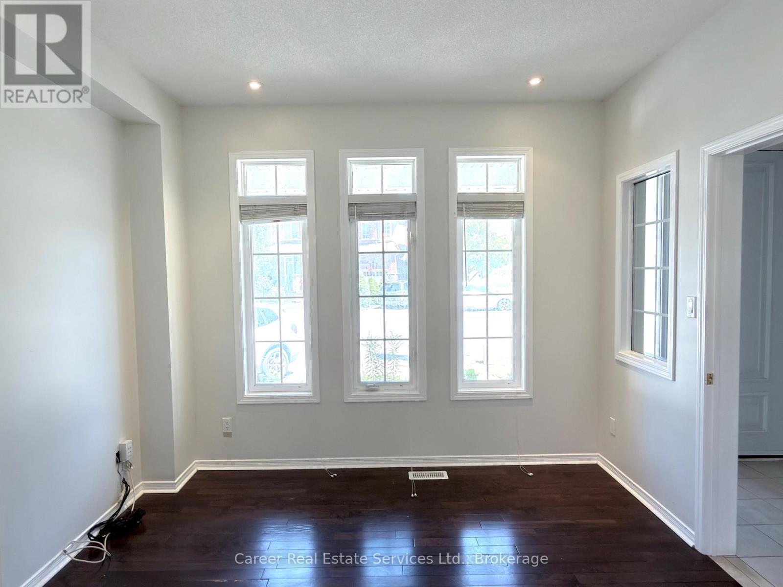 12 Cragg Crescent Property Photo 4