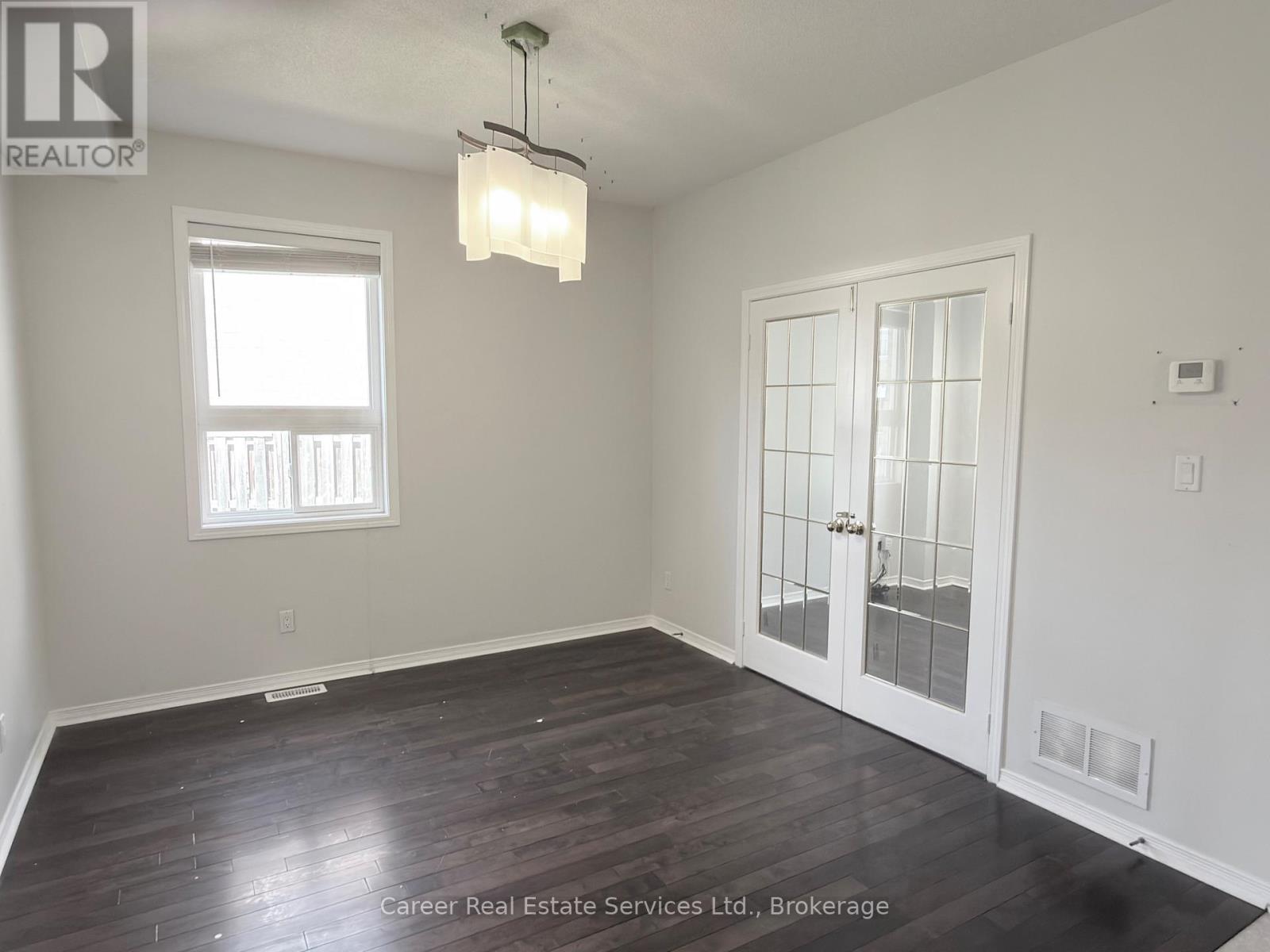 12 Cragg Crescent Property Photo 5