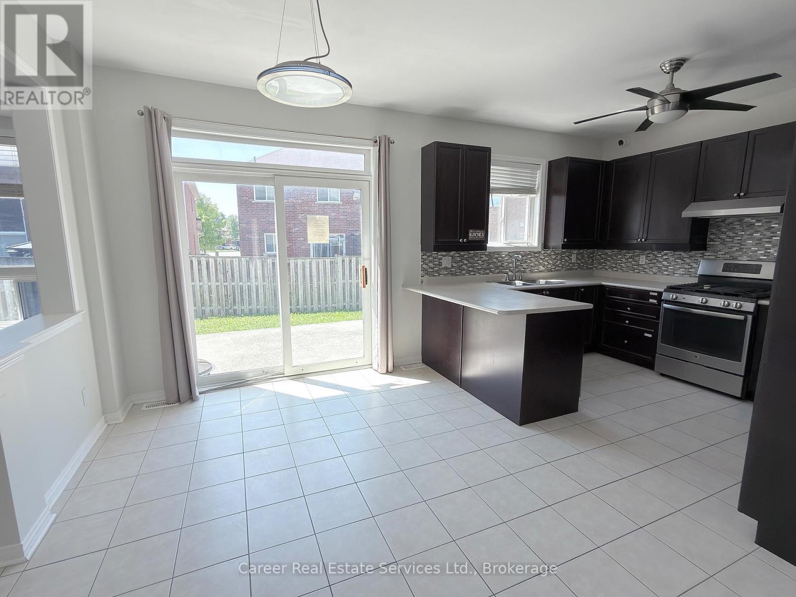 12 Cragg Crescent Property Photo 6