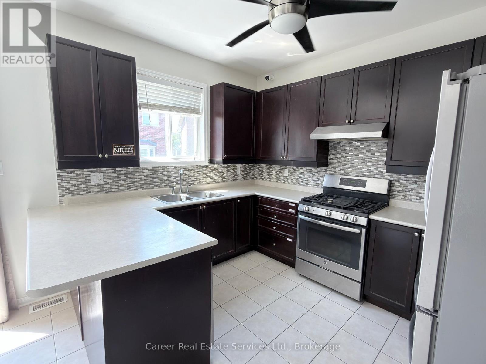 12 Cragg Crescent Property Photo 7