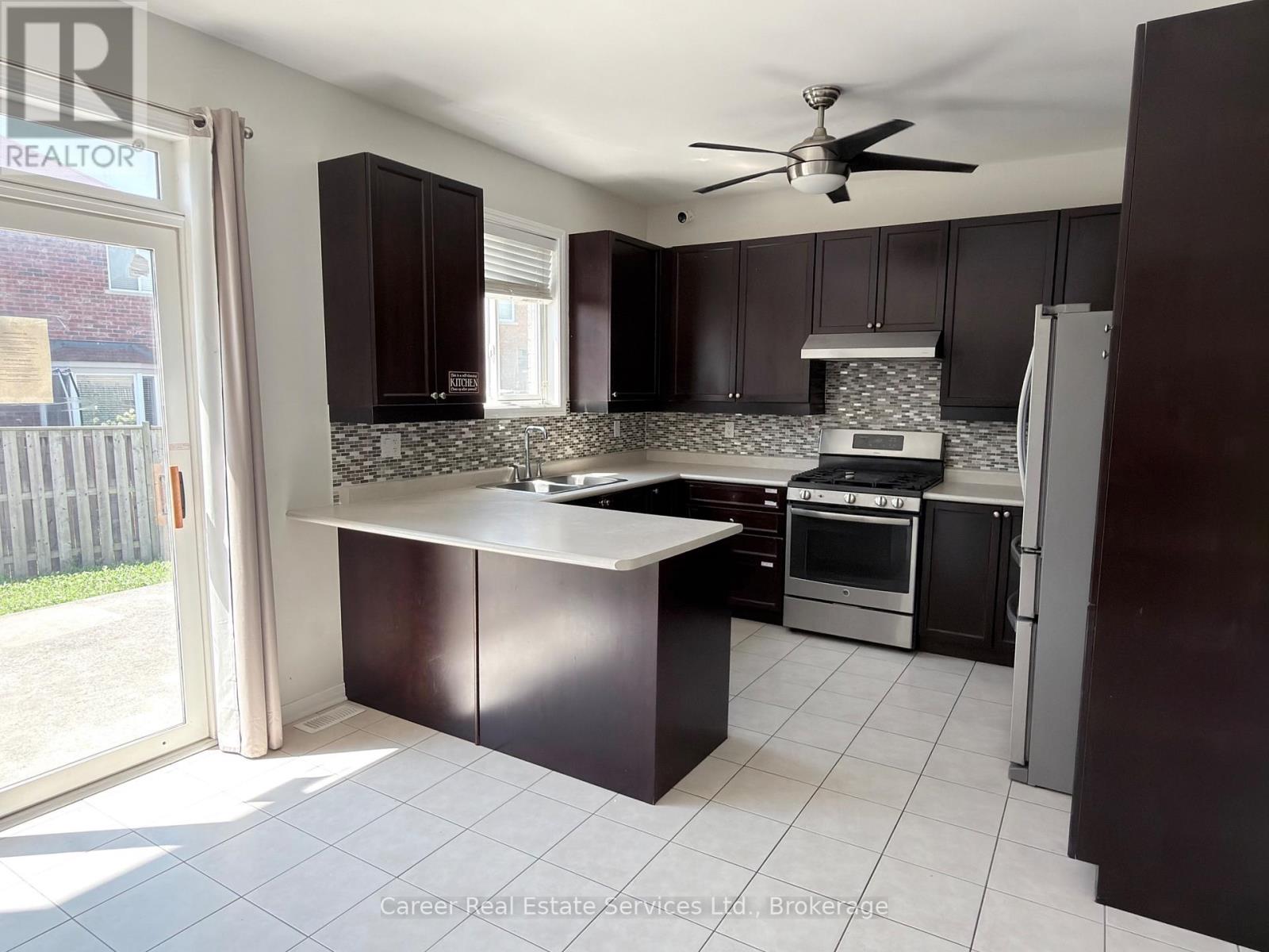 12 Cragg Crescent Property Photo 8