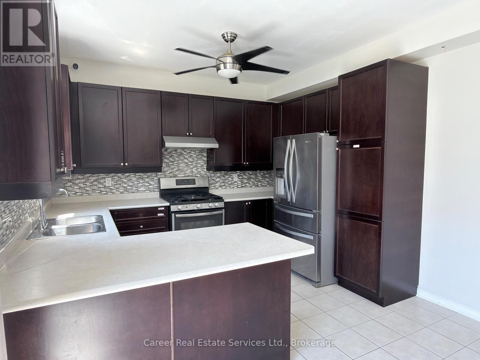 12 Cragg Crescent Property Photo 9