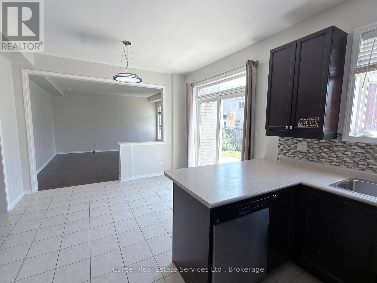 12 Cragg Crescent Property Photo 10