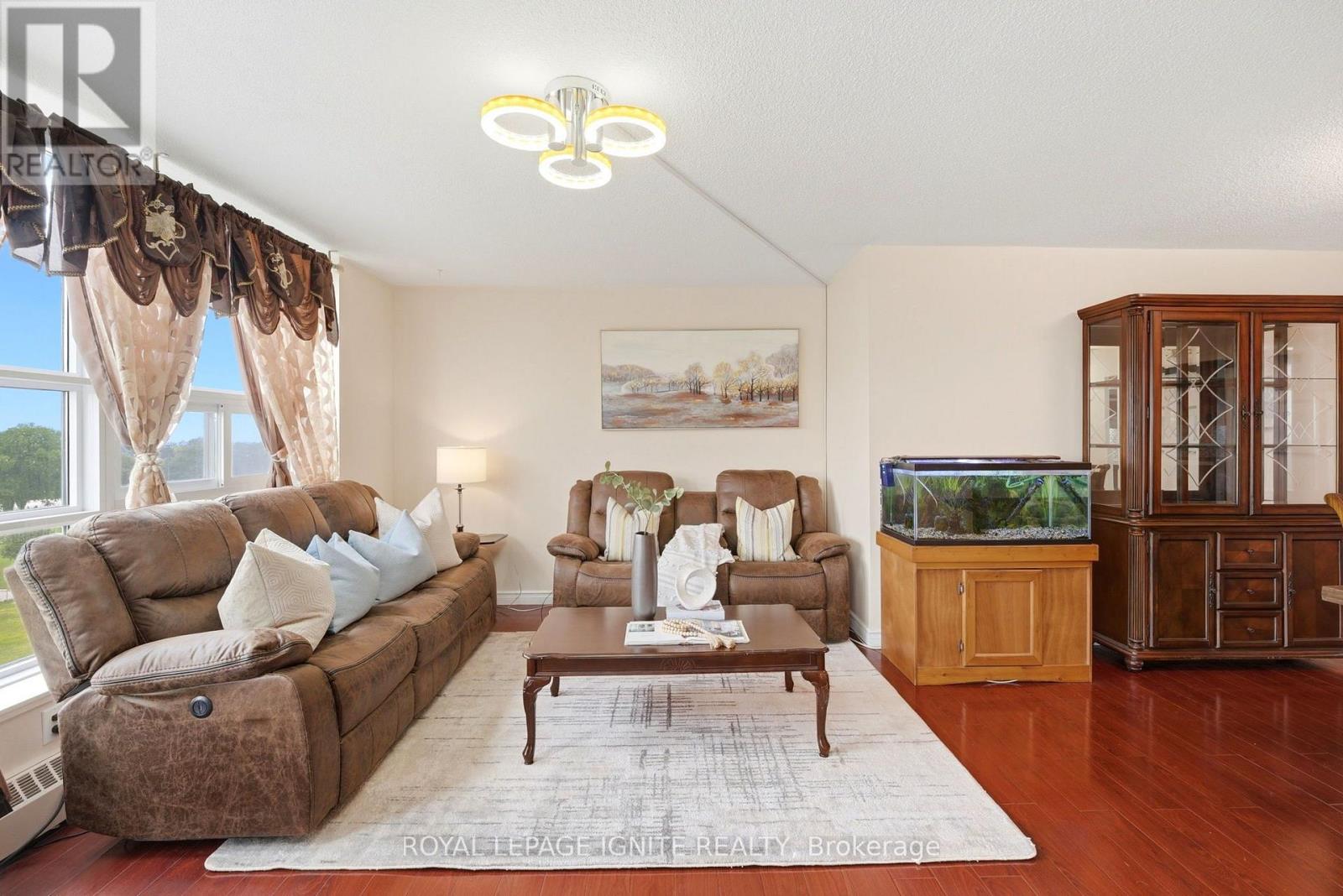 903 - 3380 Eglinton Avenue Property Photo 6