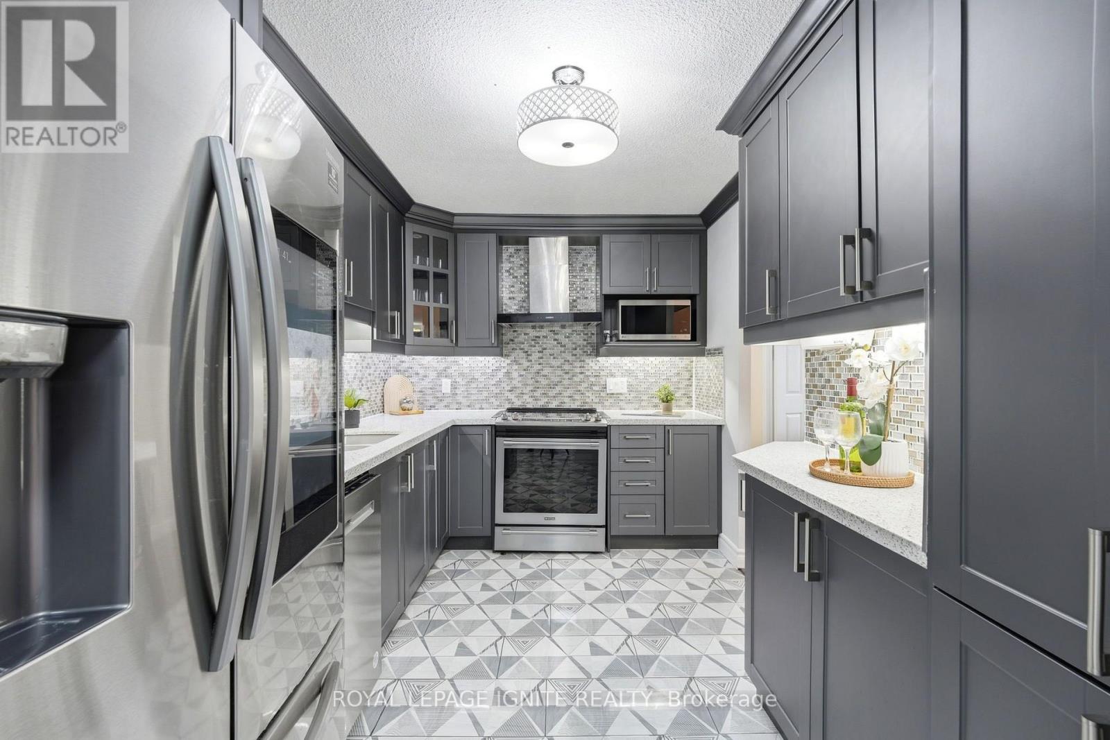 903 - 3380 Eglinton Avenue Property Photo 7