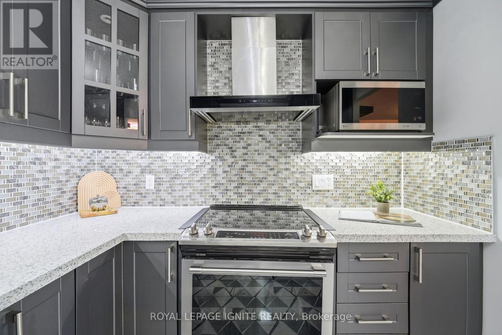903 - 3380 Eglinton Avenue Property Photo 9