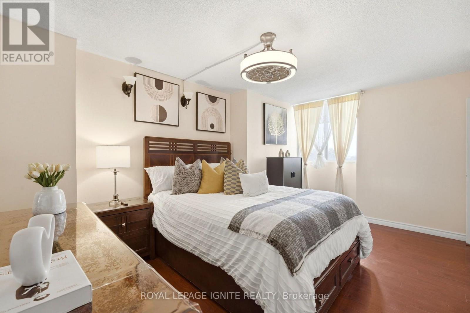903 - 3380 Eglinton Avenue Property Photo 12