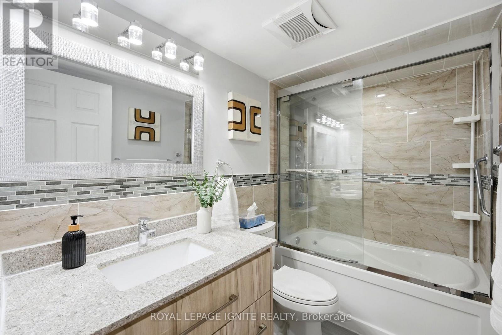 903 - 3380 Eglinton Avenue Property Photo 15