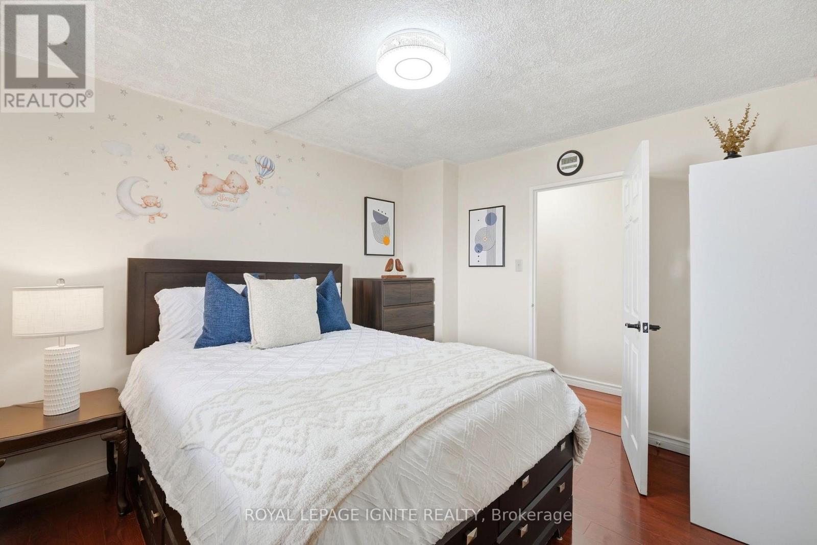 903 - 3380 Eglinton Avenue Property Photo 16