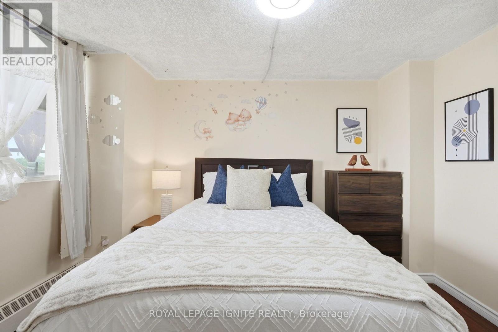 903 - 3380 Eglinton Avenue Property Photo 18