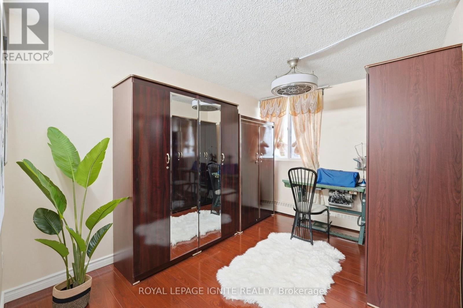 903 - 3380 Eglinton Avenue Property Photo 21