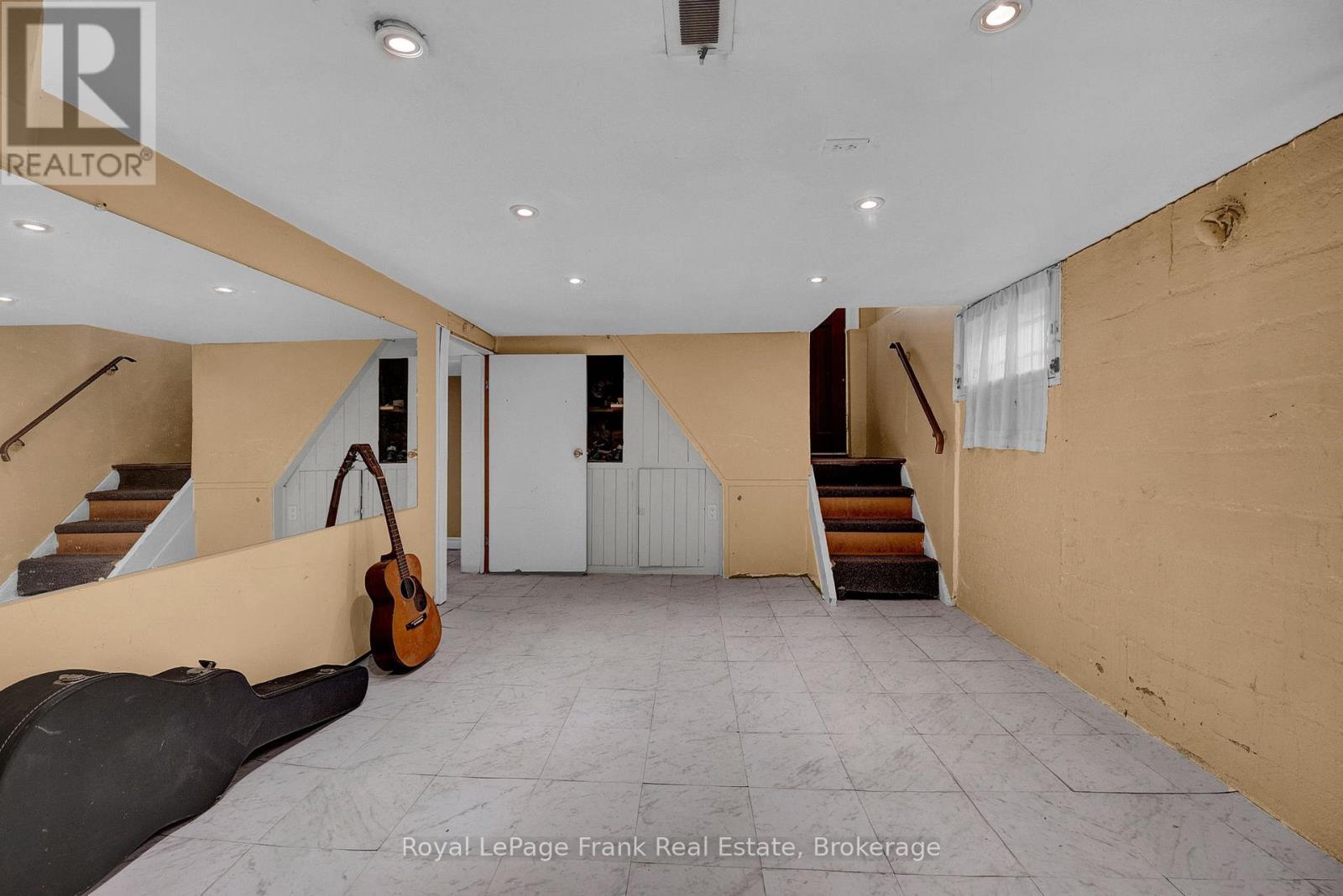 121 Cromwell Avenue Property Photo 16