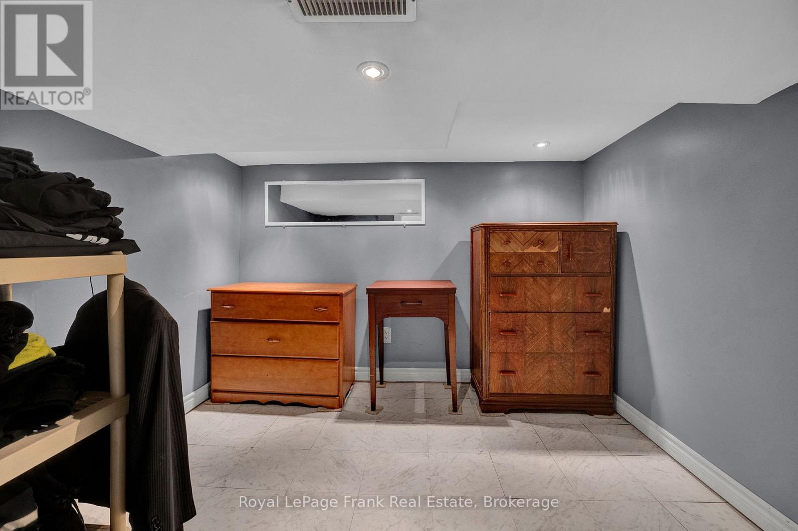 121 Cromwell Avenue Property Photo 18