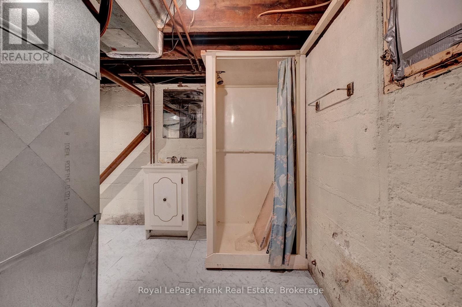 121 Cromwell Avenue Property Photo 19