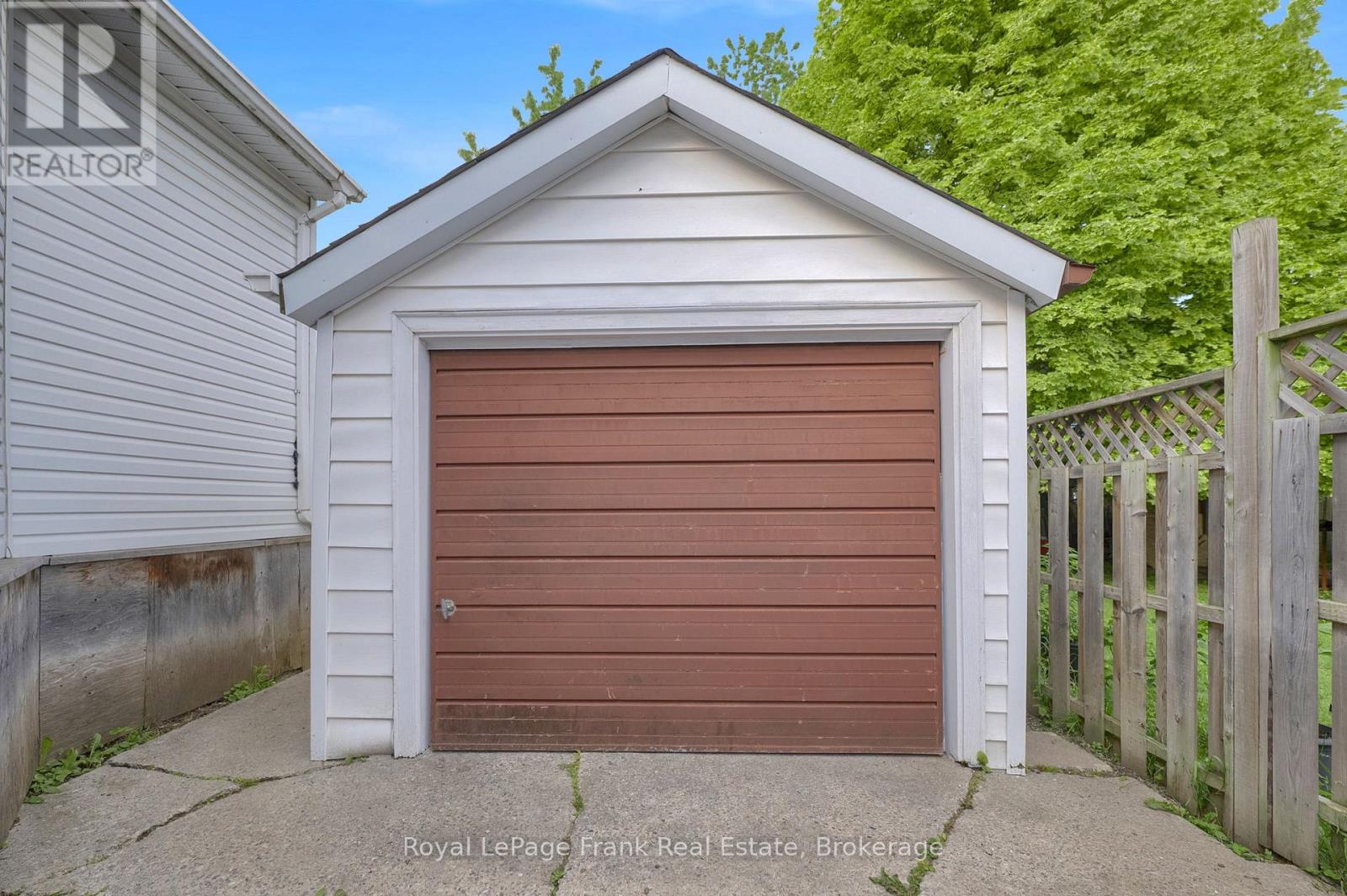121 Cromwell Avenue Property Photo 24