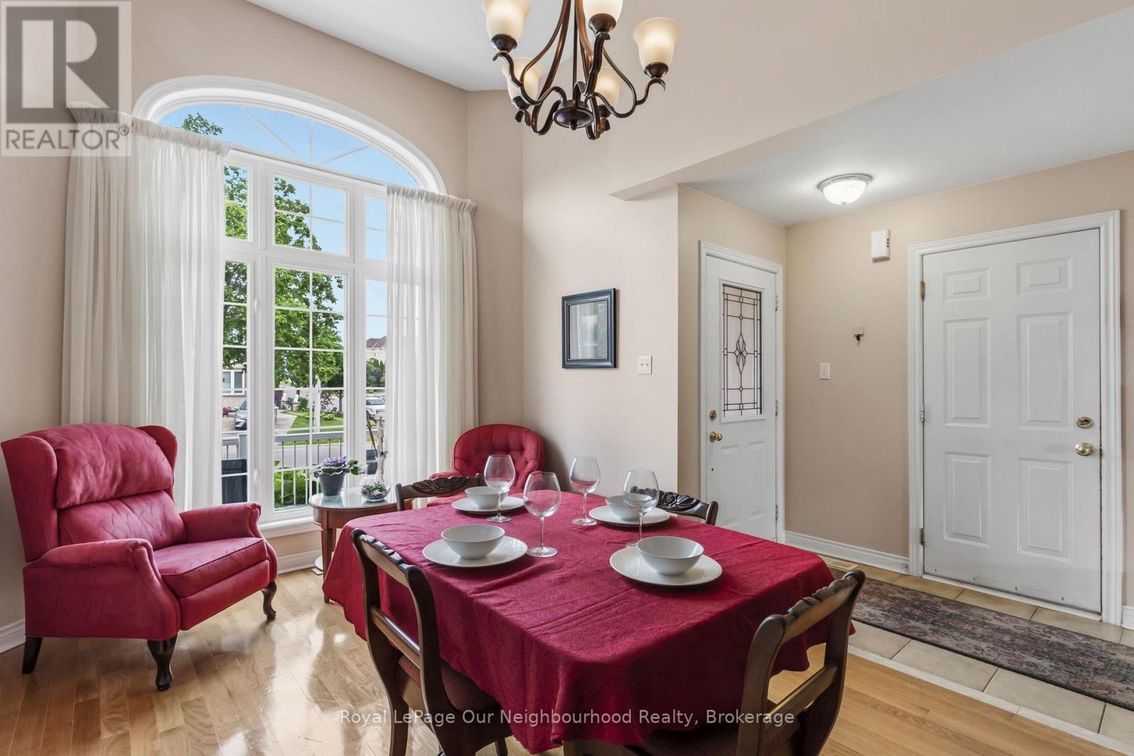 16 Nobbs Drive Property Photo 2